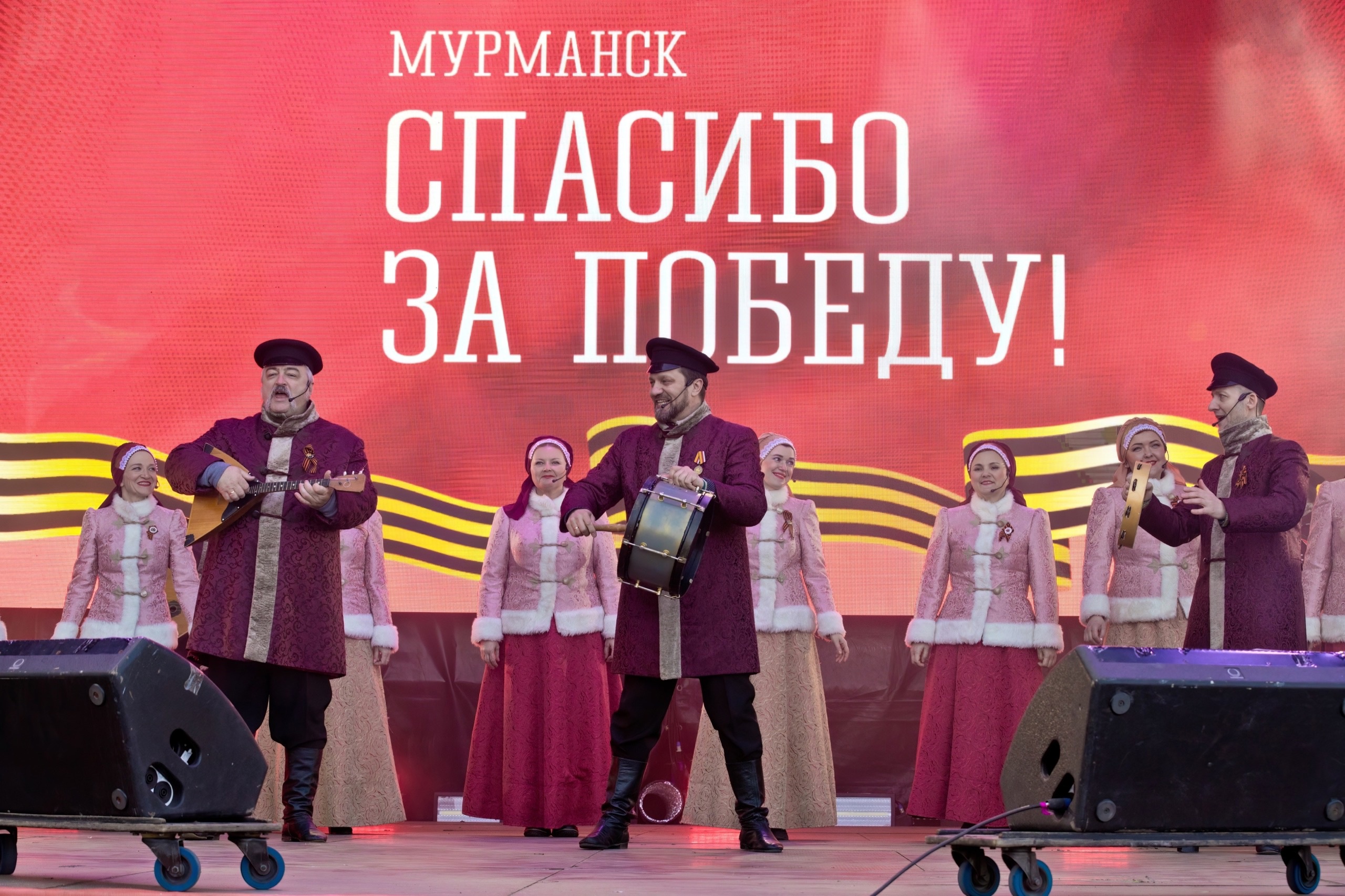 09.05.25 - Праздничная программа на Пяти углах. Фото: А. Кучерук